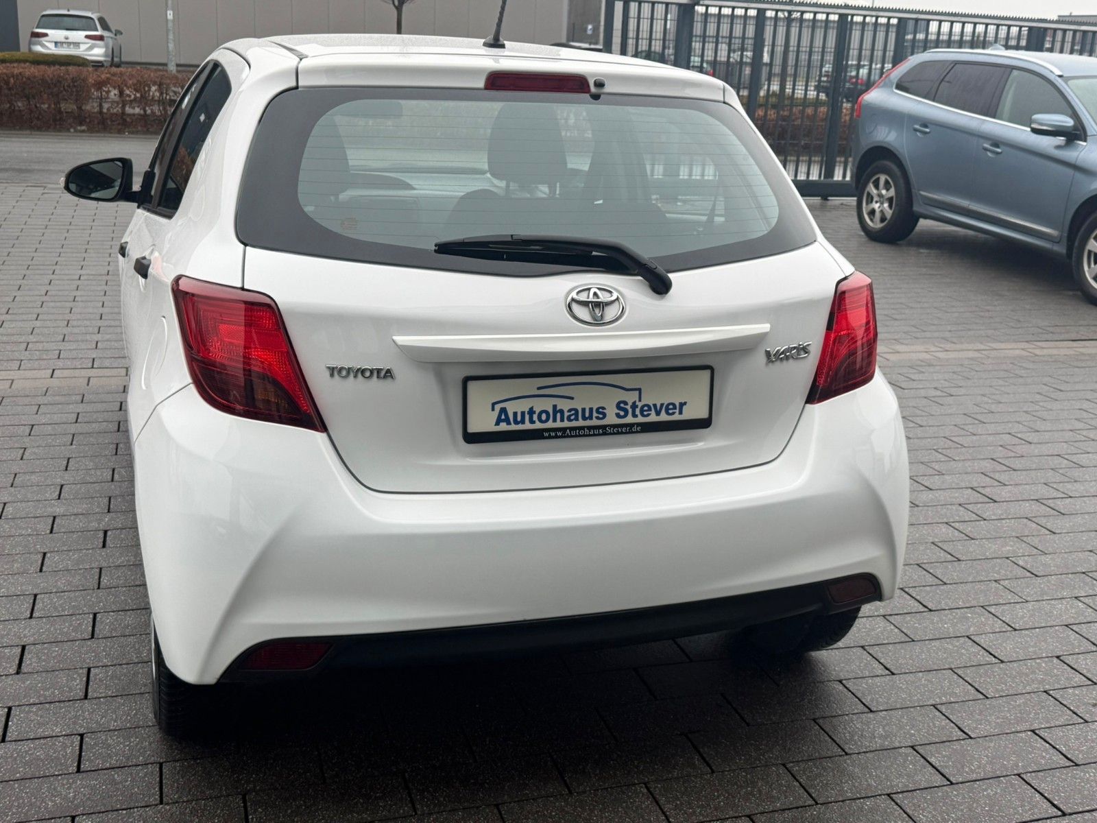 Fahrzeugabbildung Toyota Yaris Basis