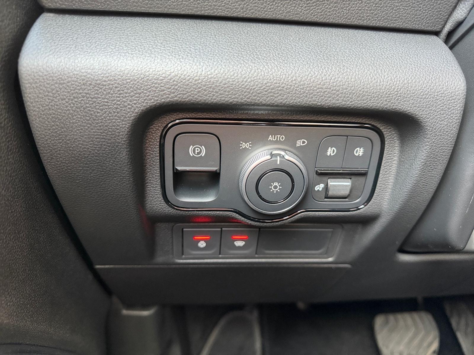 Mercedes-Benz T 180 d Edition AHK*Kamera*MBUX*Nav*Temp*LED*SHZ