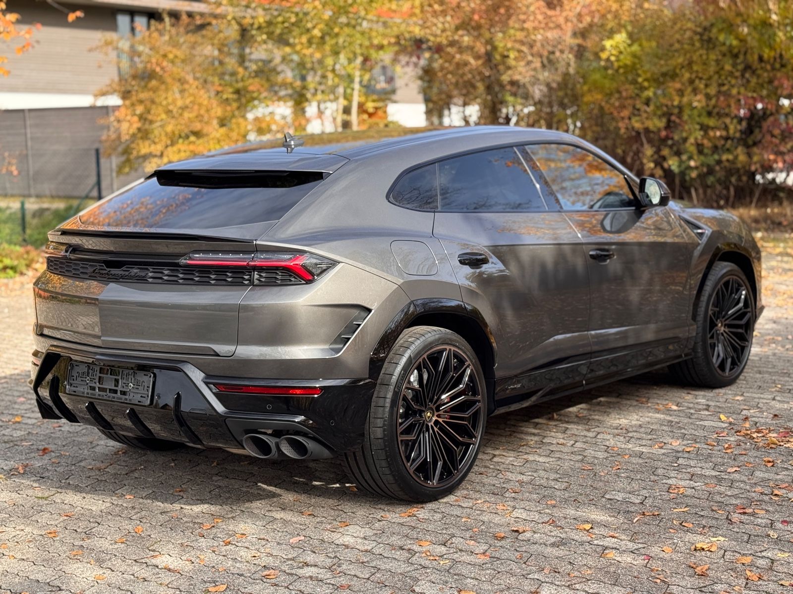 Fahrzeugabbildung Lamborghini URUS SE|BANG/OLUFSEN|PANO|MY25|BLANCO COC