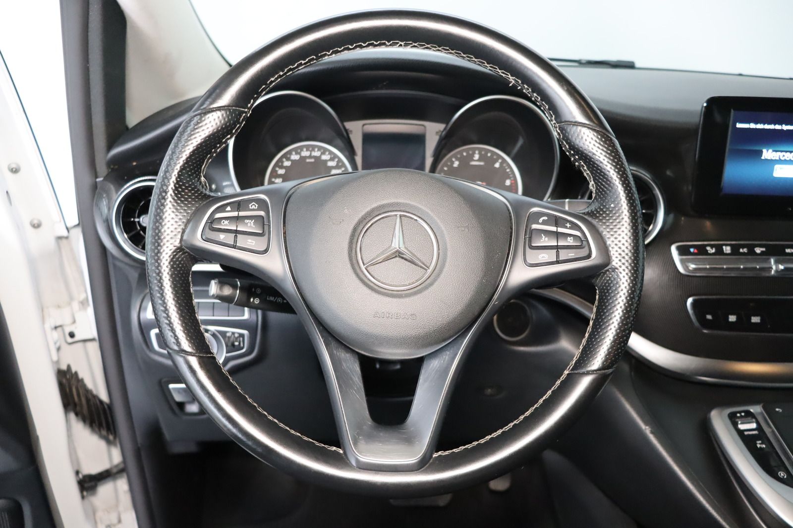 Fahrzeugabbildung Mercedes-Benz V 220 d * ILS * LED * Sitzhzg. * Tempomat