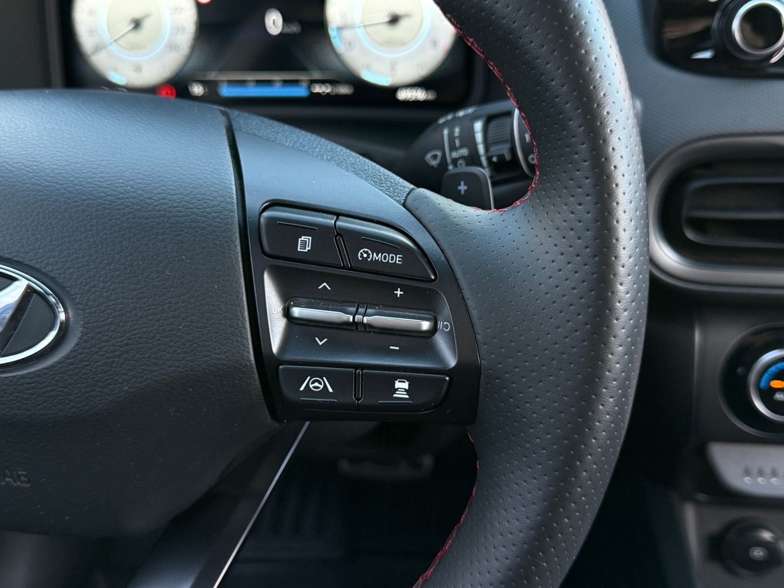 Fahrzeugabbildung Hyundai KONA N LINE 4WD AHK PANO KAM