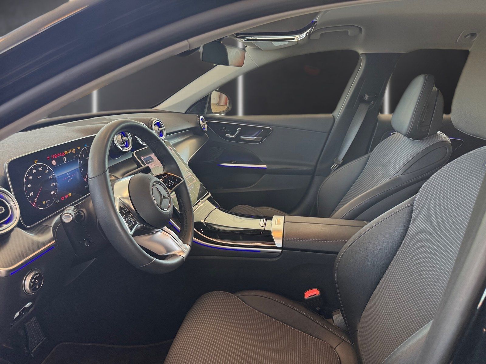 Fahrzeugabbildung Mercedes-Benz C 200 T Avantgarde*AHK*Standheizung*LED*Kamera*