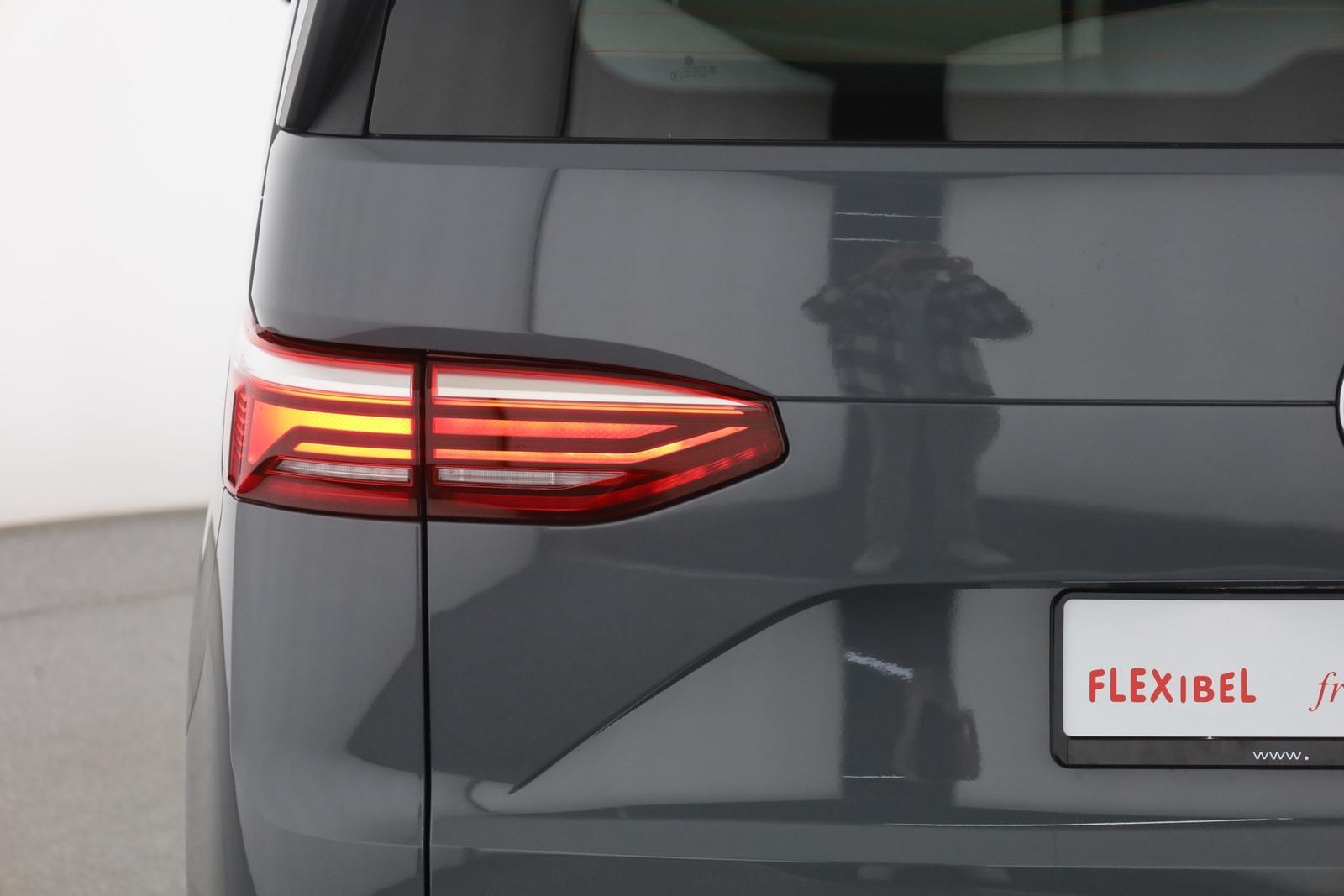 Volkswagen T7 Multivan 2.0 TSI DSG LED Navi AHK Panorama