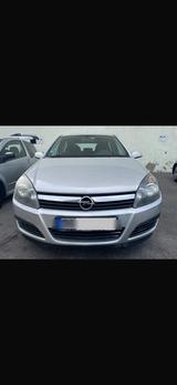 Opel Astra 1.9 CDTI AUTOMATIK, PDC, TÜV - Opel Astra aus 2006 mit Diesel-Antrieb: Limousine