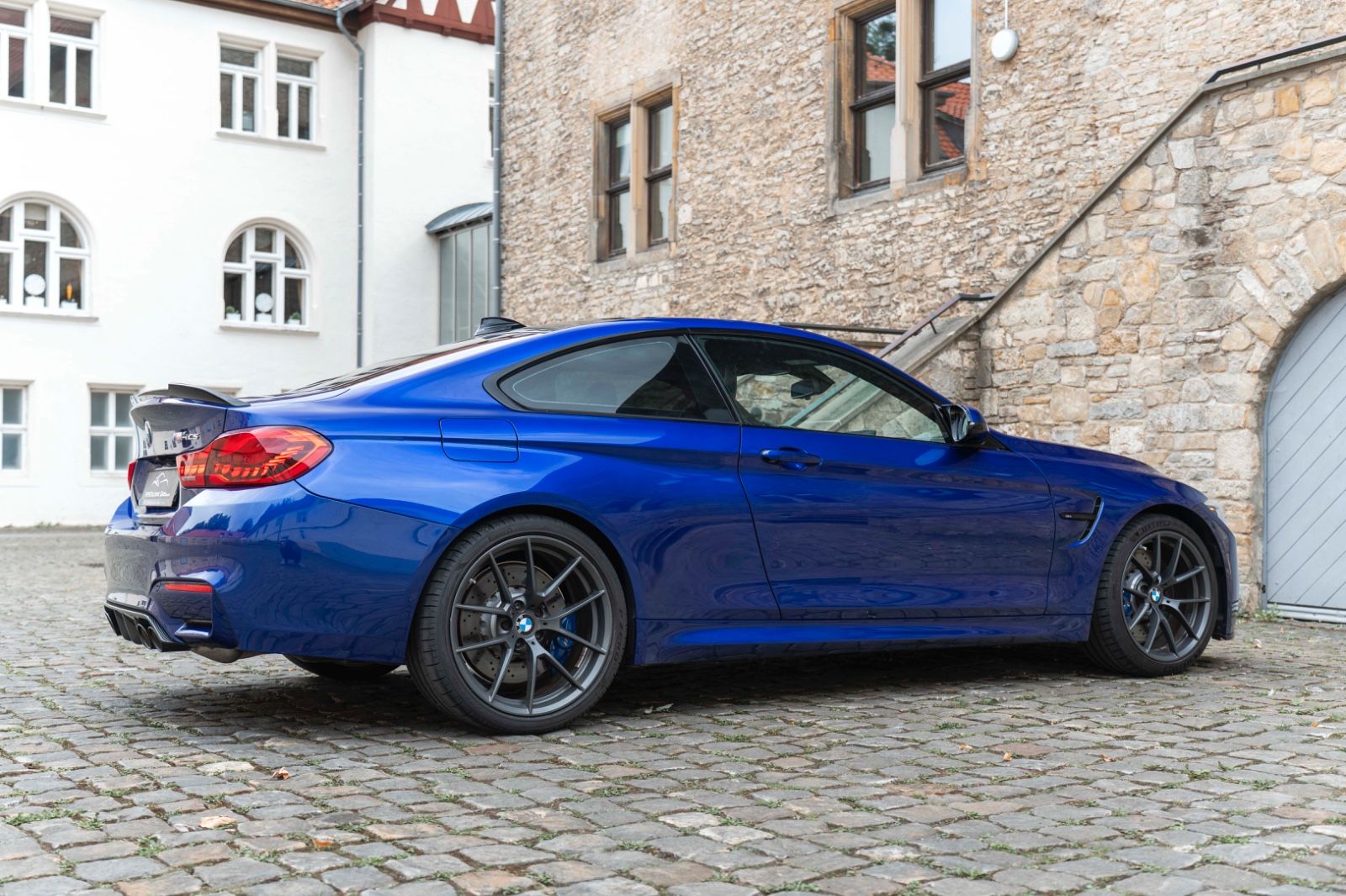 Fahrzeugabbildung BMW M4 CS Head UP LED NAV KAM PDC DKG