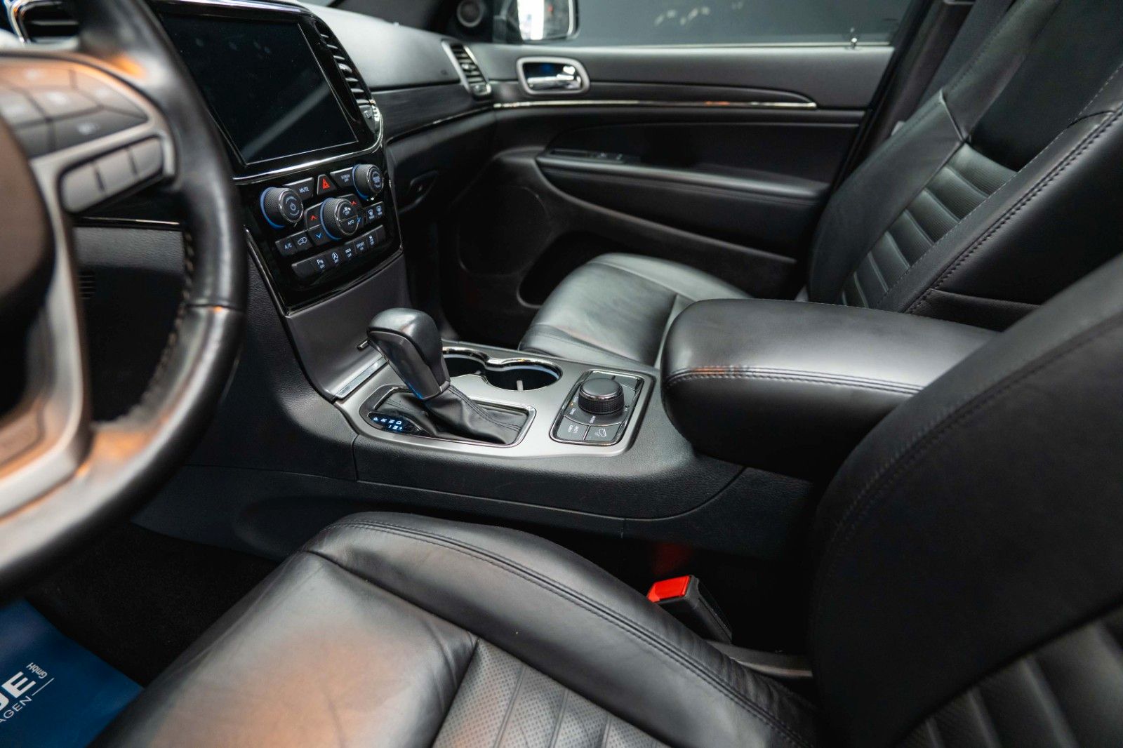 Fahrzeugabbildung Jeep Grand Cherokee 3.6 4x4 LIMITED X *Pano*LED*19%*