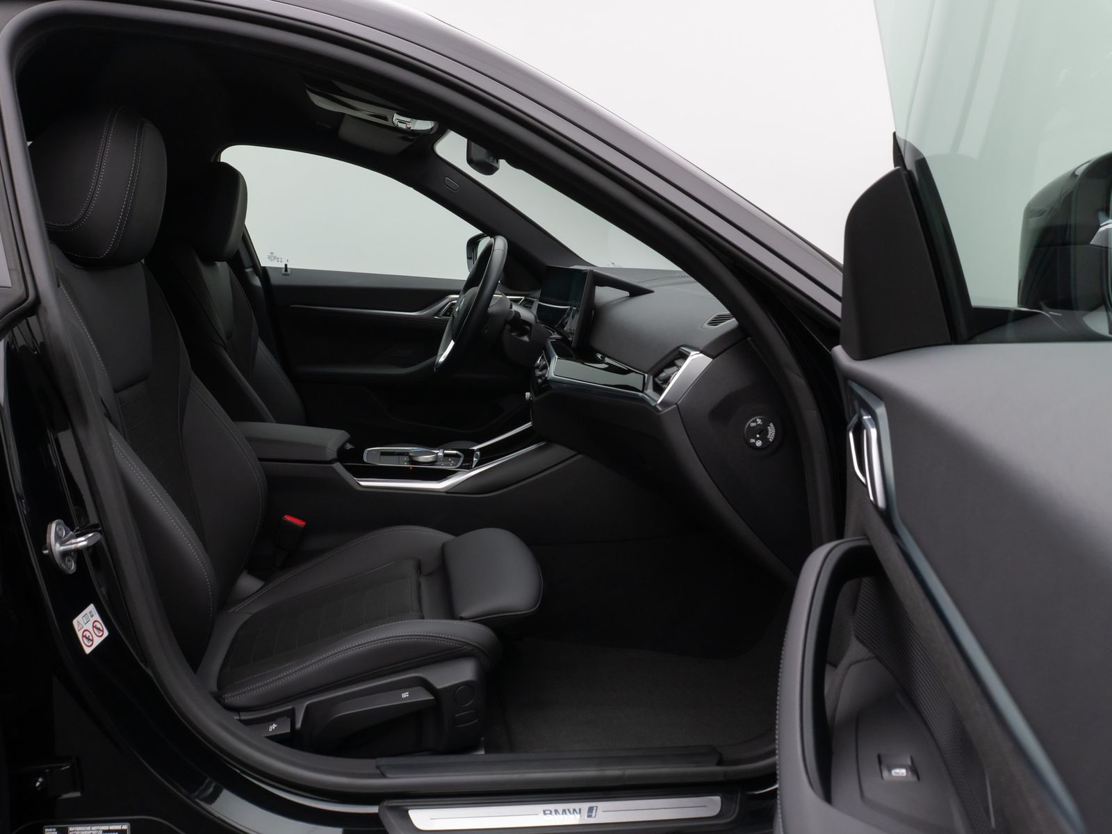 Fahrzeugabbildung BMW i4 eD40 Gran Coupè Kamera DAB CockPit+ Sport LED