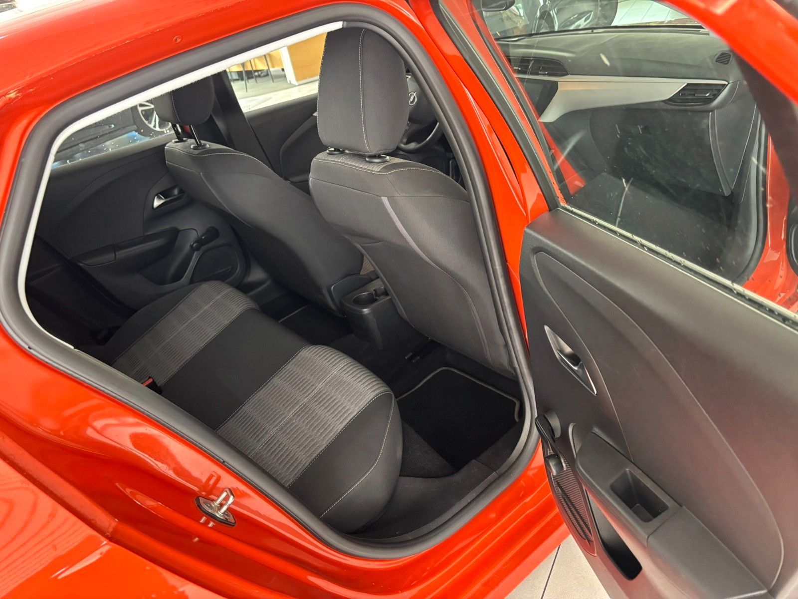 Fahrzeugabbildung Opel Corsa-e F EDITION 7,4KW SHZ/PDC/NAVI/TEMPOMAT/50