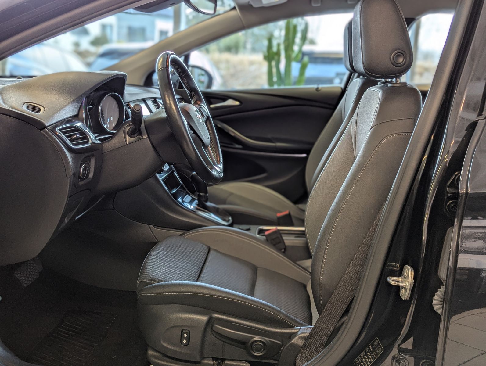 OPEL Astra 1.5 CDTI Aut. Elegance Navi LED Kamera - Image 12