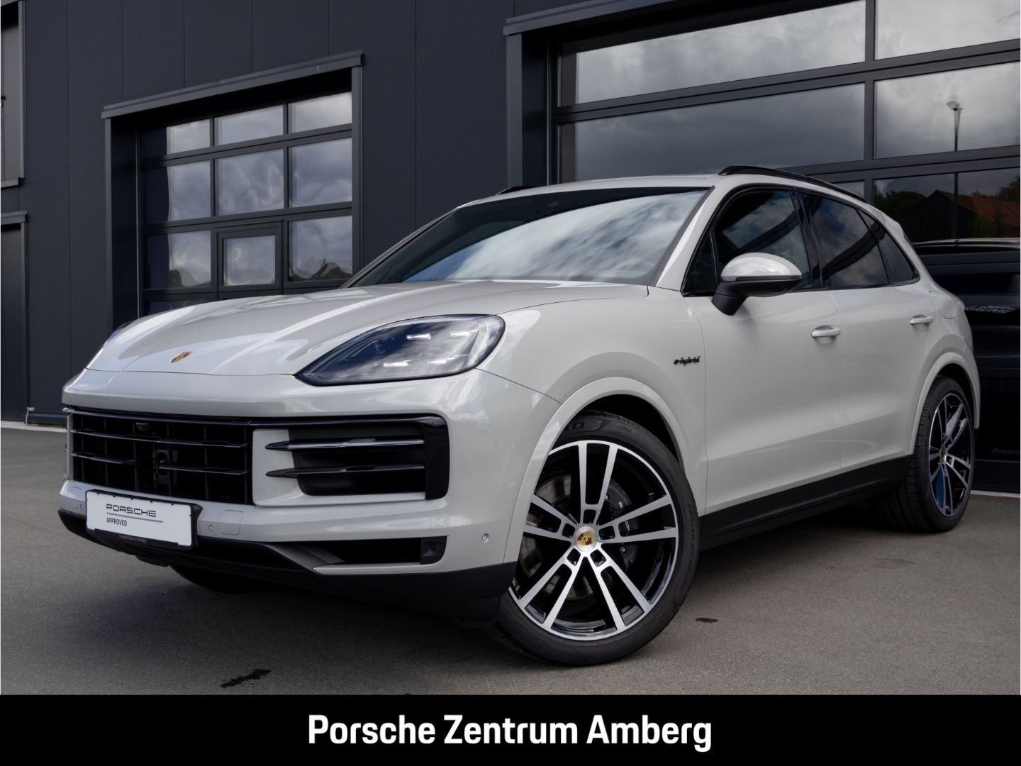Porsche Cayenne - 1