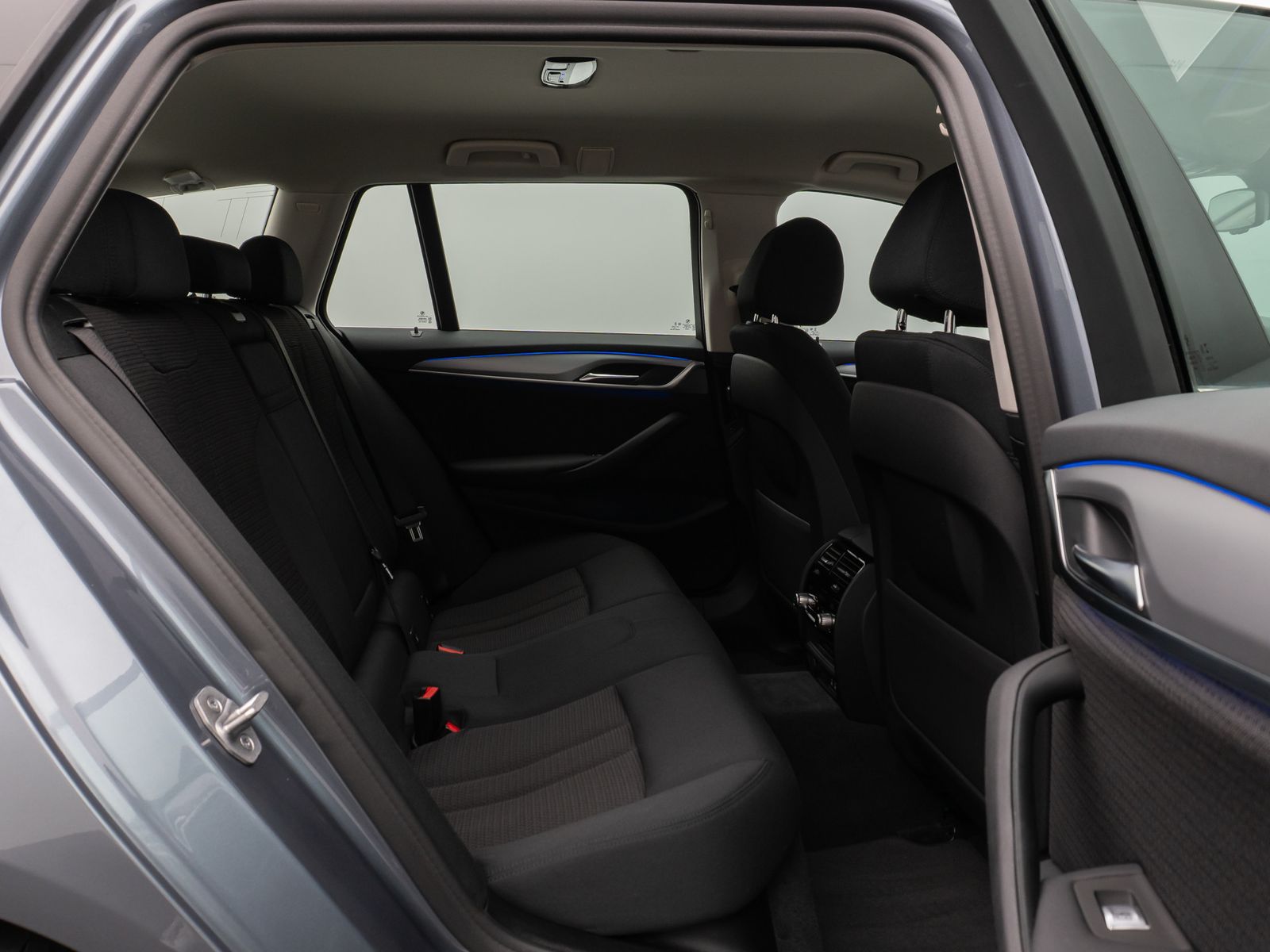 Fahrzeugabbildung BMW 520d Kamera HiFi HUD DAB WLAN Komfort Alarm AHK