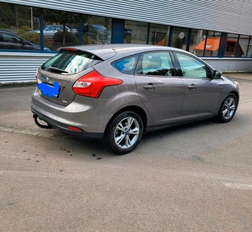 Ford focus  EcoBosst Neu TÜV