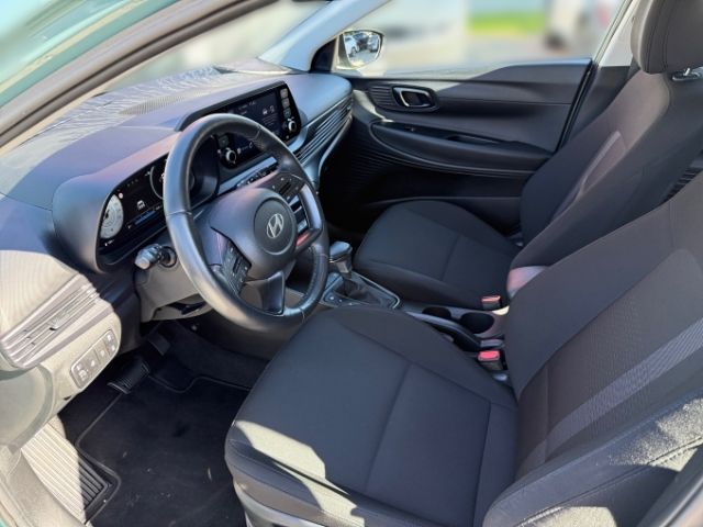 Fahrzeugabbildung Hyundai i20 Advanced 1.0 T-GDI +CARPLAY+TEMPOMAT+SHZ+RFK
