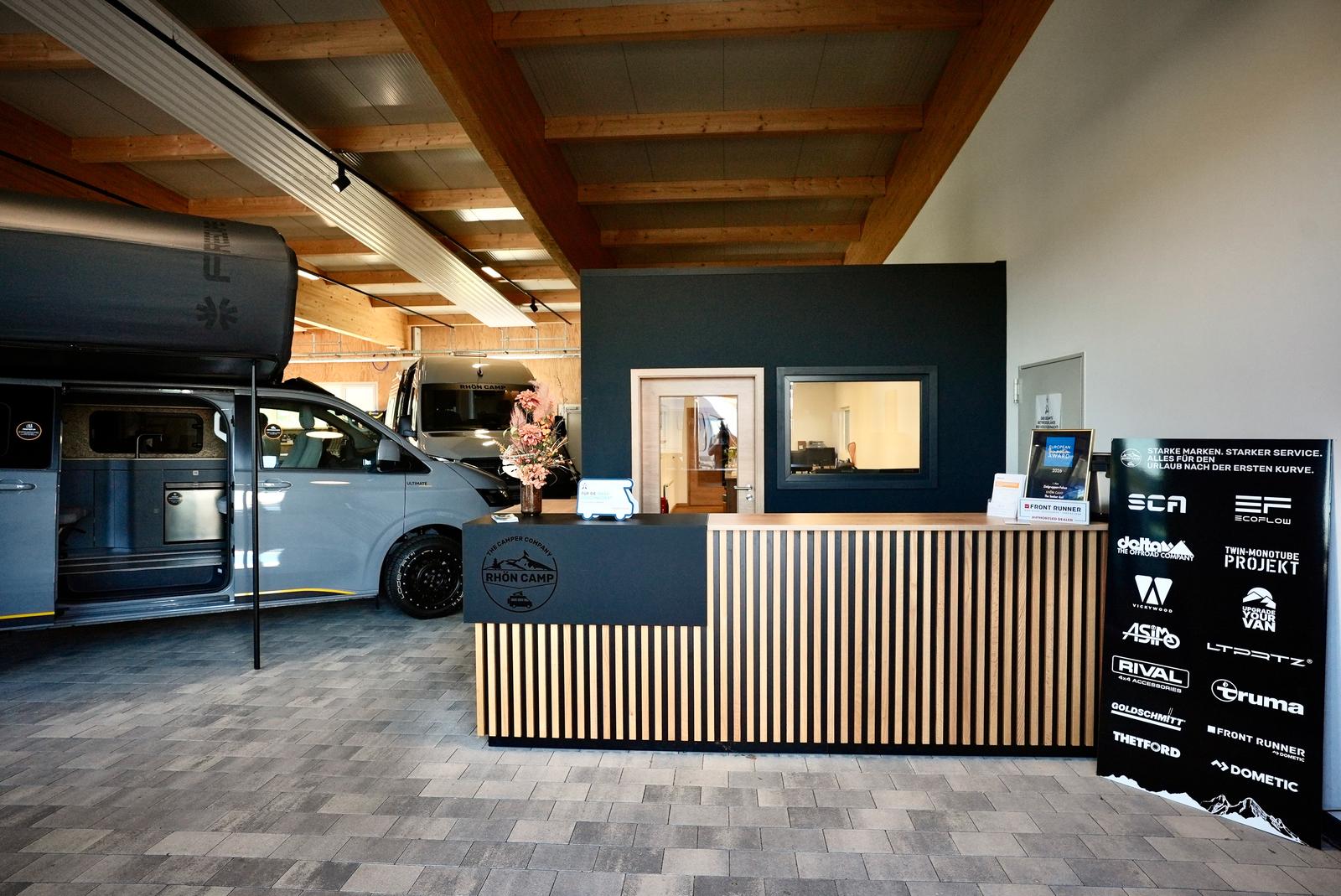 showroom-image-top