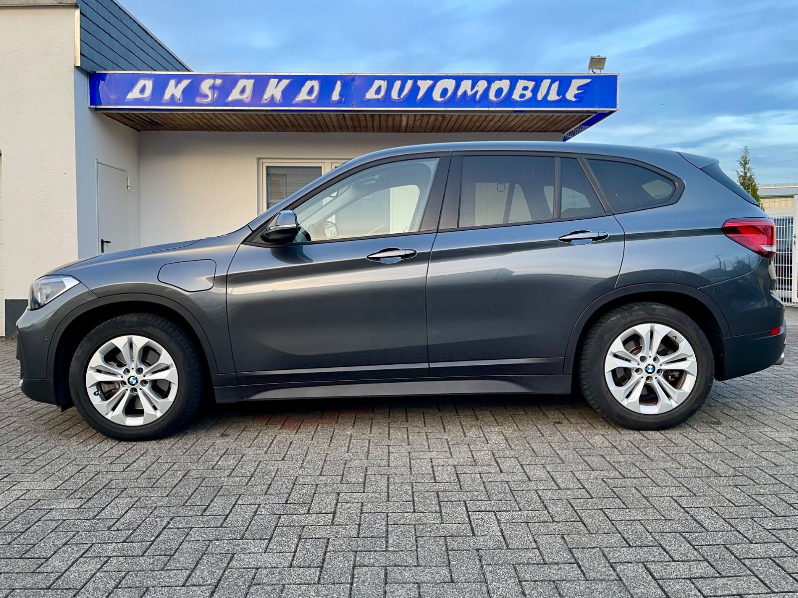 BMW X1 xDrive 25 e Advantage,LED,NAVI,PDC