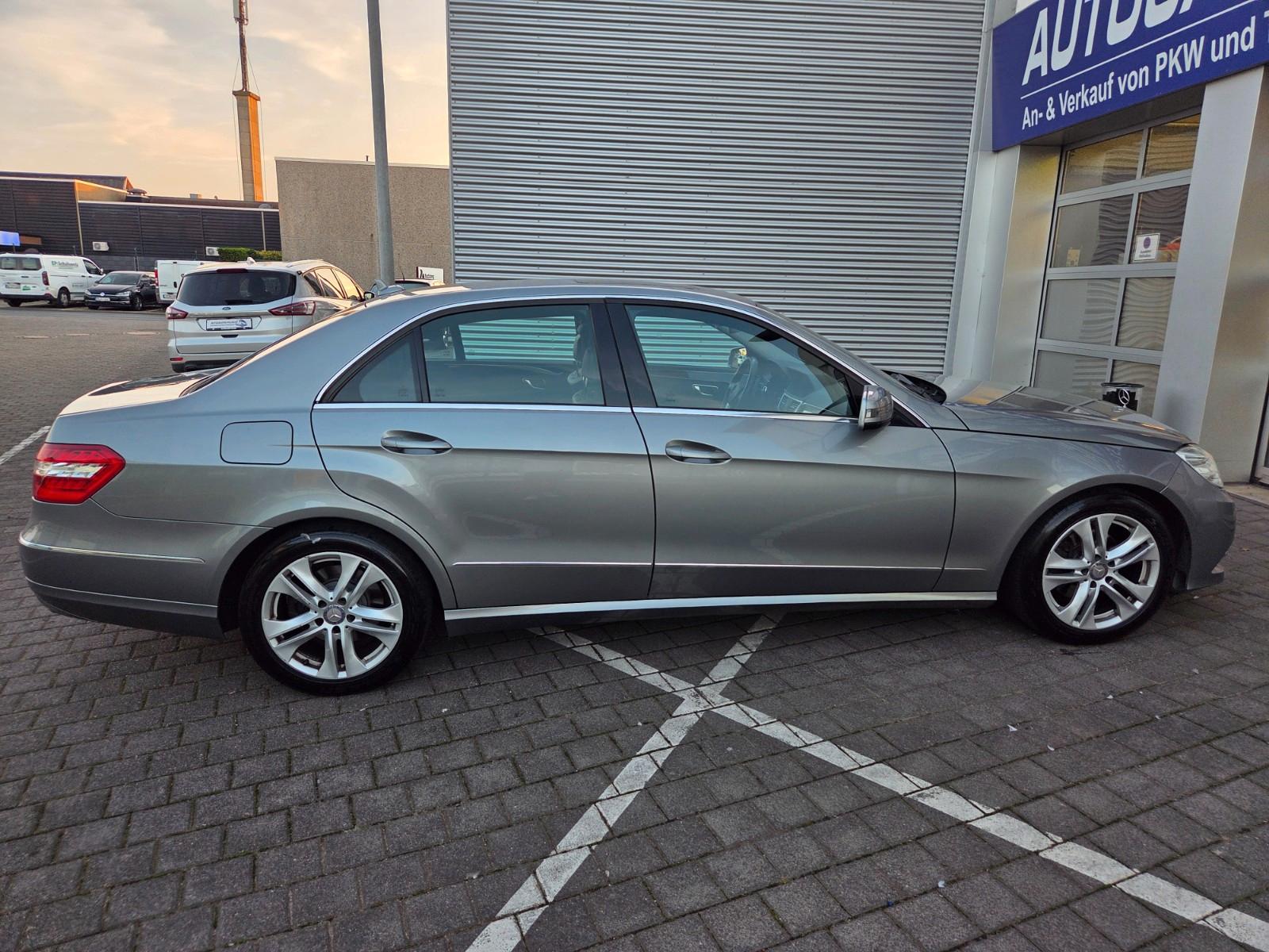 Mercedes-Benz E 200 Lim Avantgarde/SCHECKHEFT/AHK/SCHIEBEDACH