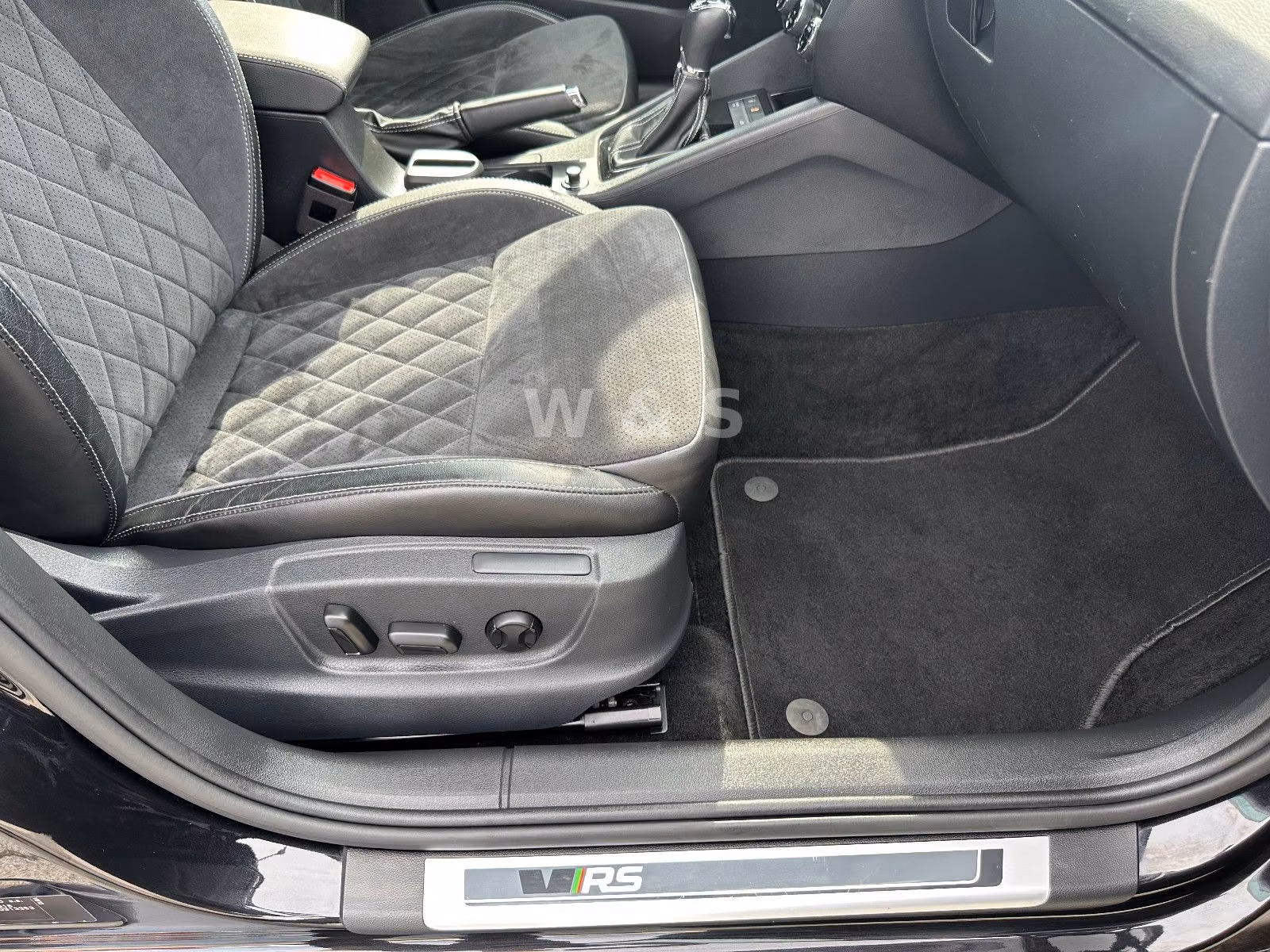 Skoda Octavia Combi RS 245 PS*DSG*LED*APPLE-CAR*