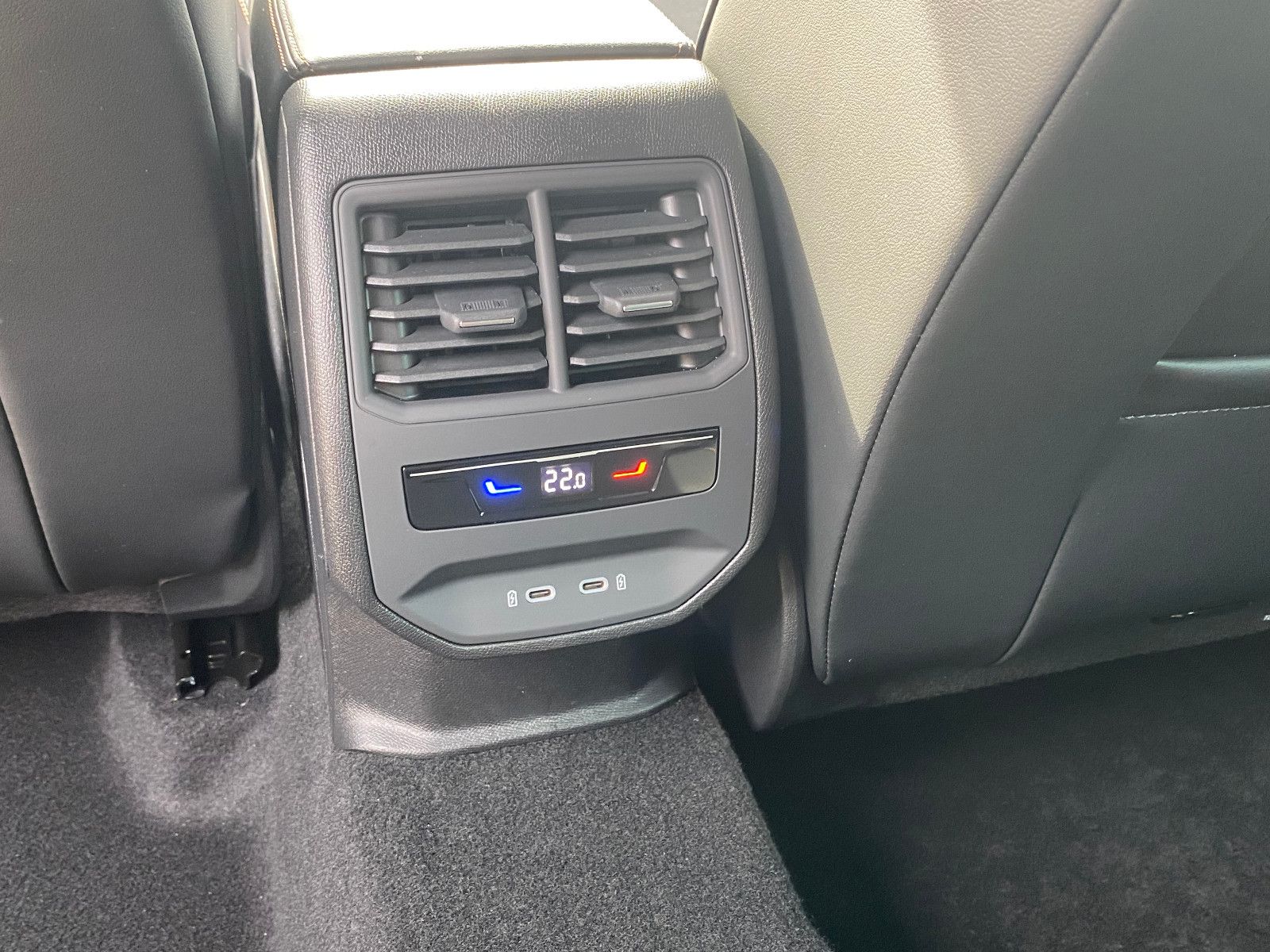 Fahrzeugabbildung CUPRA Formentor 1.5 eTSI DSG *Winterpaket