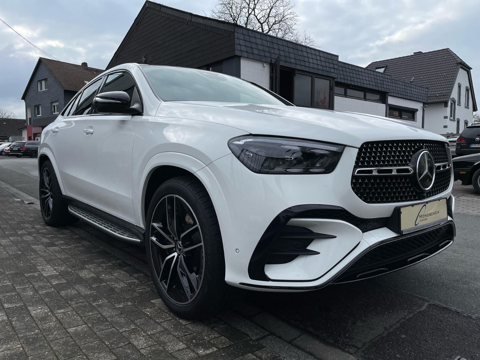 Fahrzeugabbildung Mercedes-Benz GLE 350 de Coupé Facelift |AMG|HUD|360°|22"|AHK