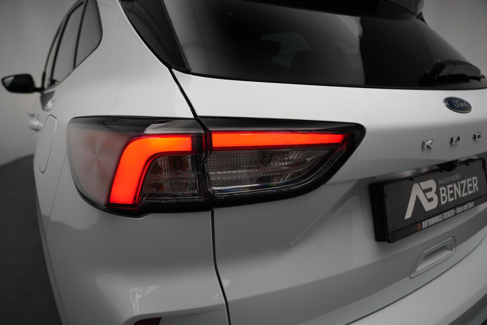 Fahrzeugabbildung Ford Kuga *ST-Line X*Panorama*HUD*Kamera*PlugInHybrid