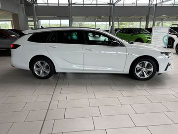 Fotografie des Opel Insignia Sports Tourer 2.0 Diesel AT Elegance AH