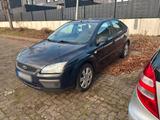 Ford Focus 1.6 - Ford Focus mit Benzin-Antrieb: Kleinwagen, Automatik