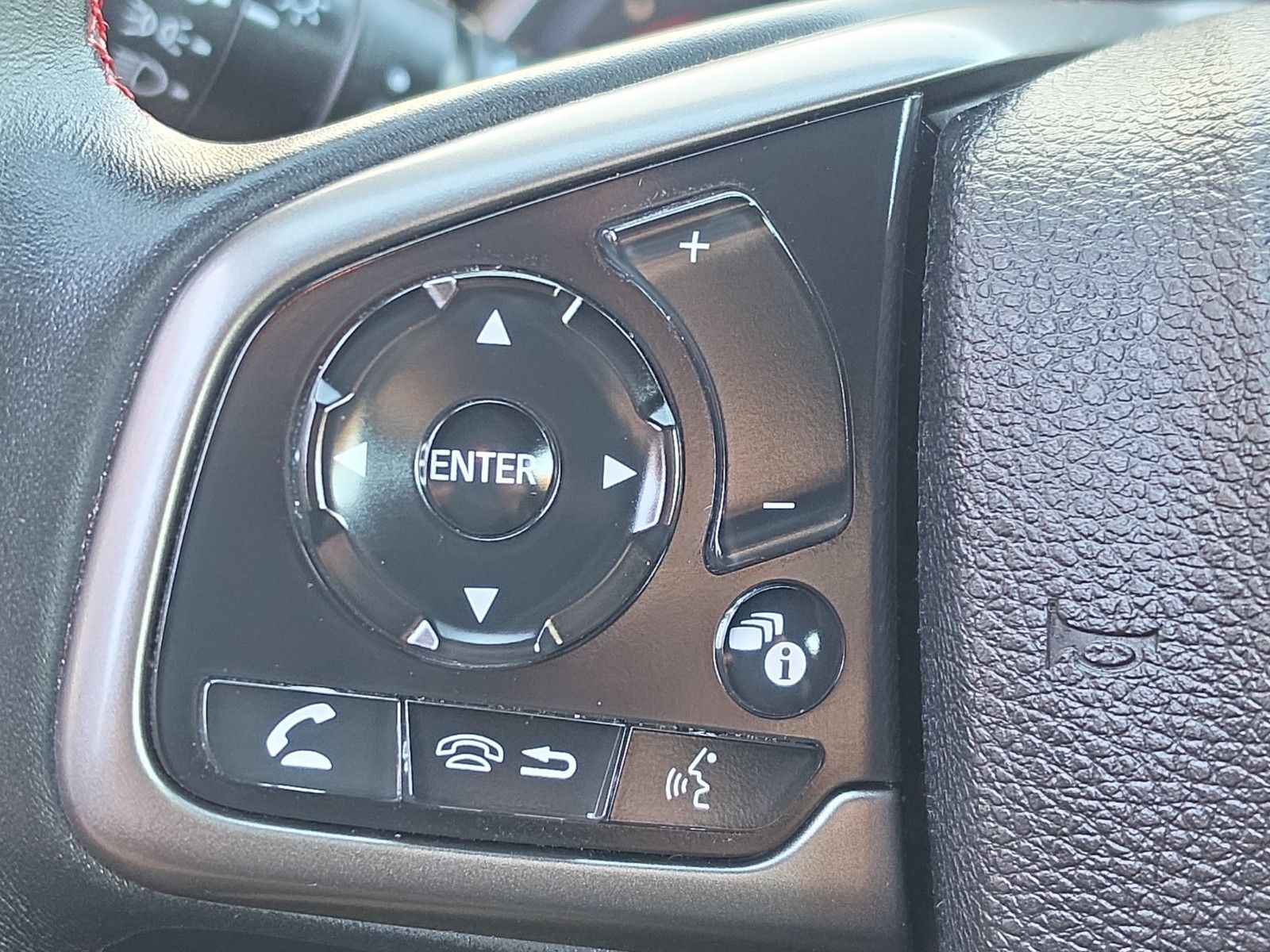 Fahrzeugabbildung Honda Civic Lim. 5-trg. 1.0 Comfort Sport NAVI LED ACC