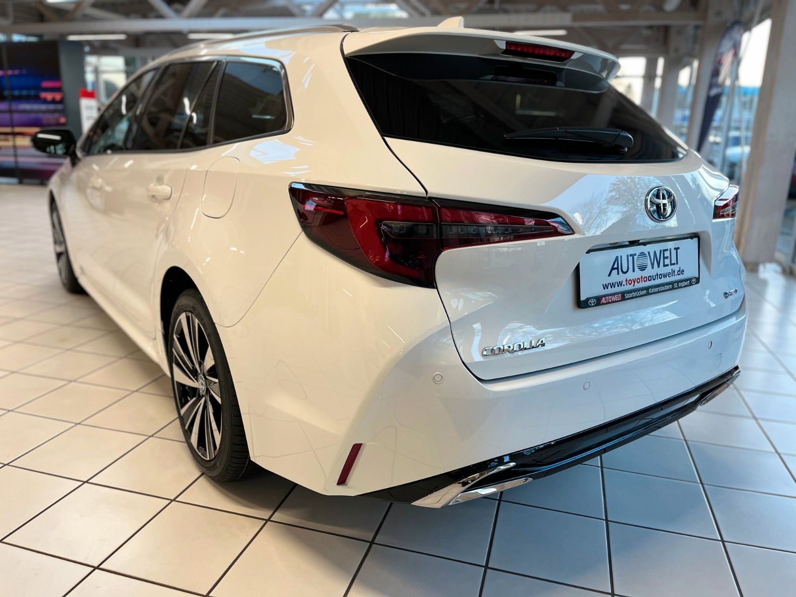 Fahrzeugabbildung Toyota Corolla Touring Sports Teamplayer Technik-P