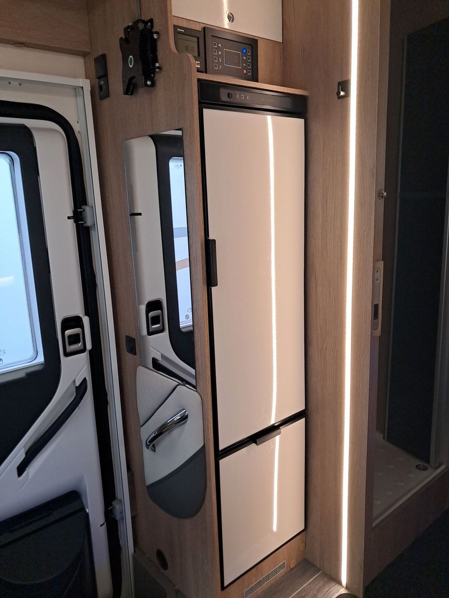 Fahrzeugabbildung Roller Team Kronos 287 TL TV,Solar,Dachlüfter,