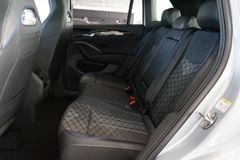 VW Tiguan 1.5 eTSI R-Line | Black Style | Pano | 20 VW Tiguan 1.5 eTSI R-Line | Black Style | Pano | 20