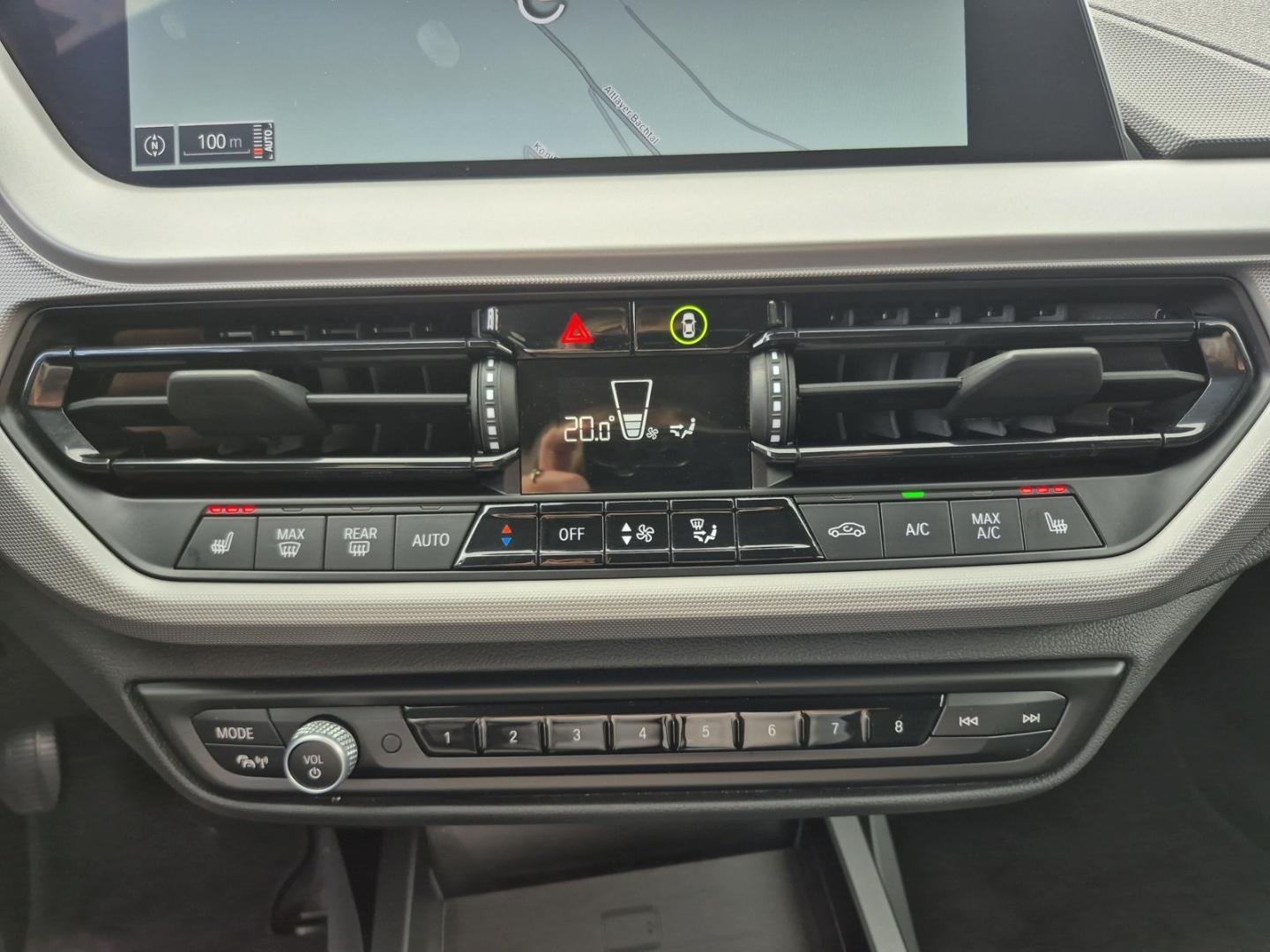 BMW 118 i Advantage Navi CarPlay LED PDC Sitzheizung, миниатюра 20