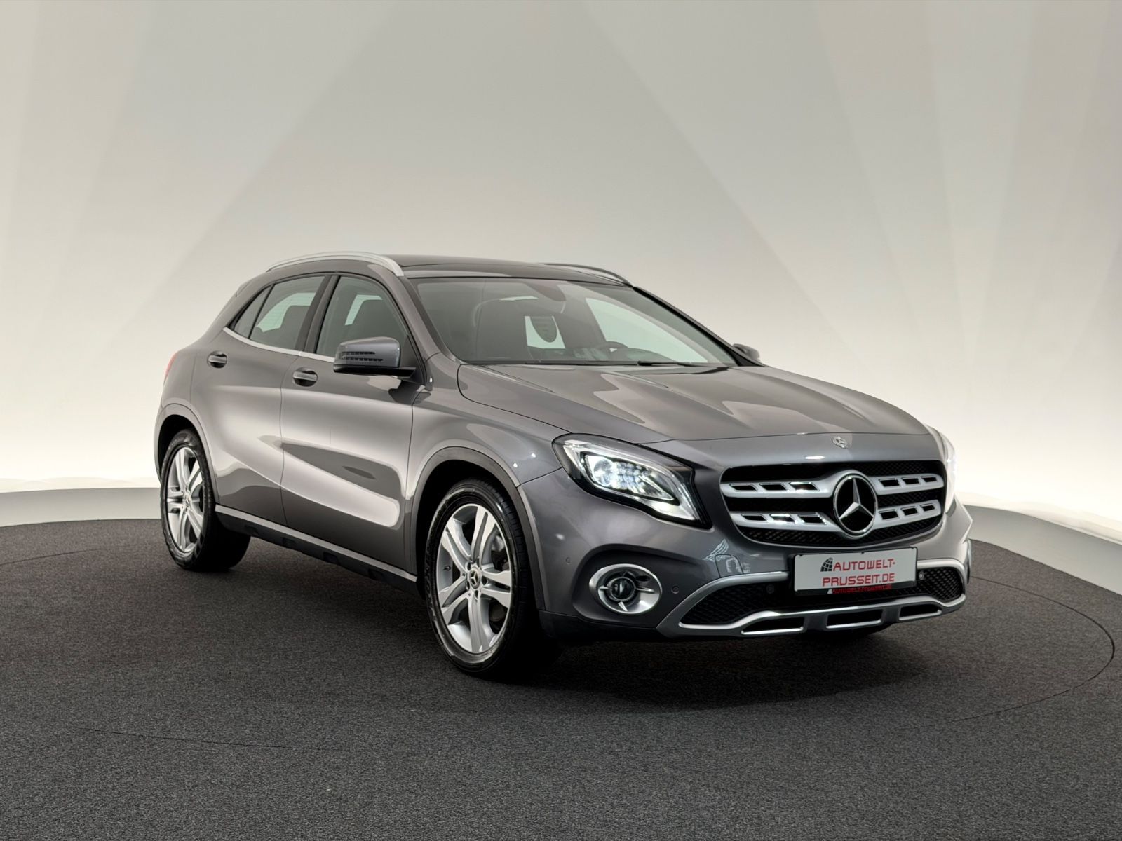 Gebrauchtwagen Mercedes-Benz GLA GLA 220 d 4Ma.*URBAN*LED-PANO-TEMPO-SHZ-AMBIENTE in Horb am Neckar