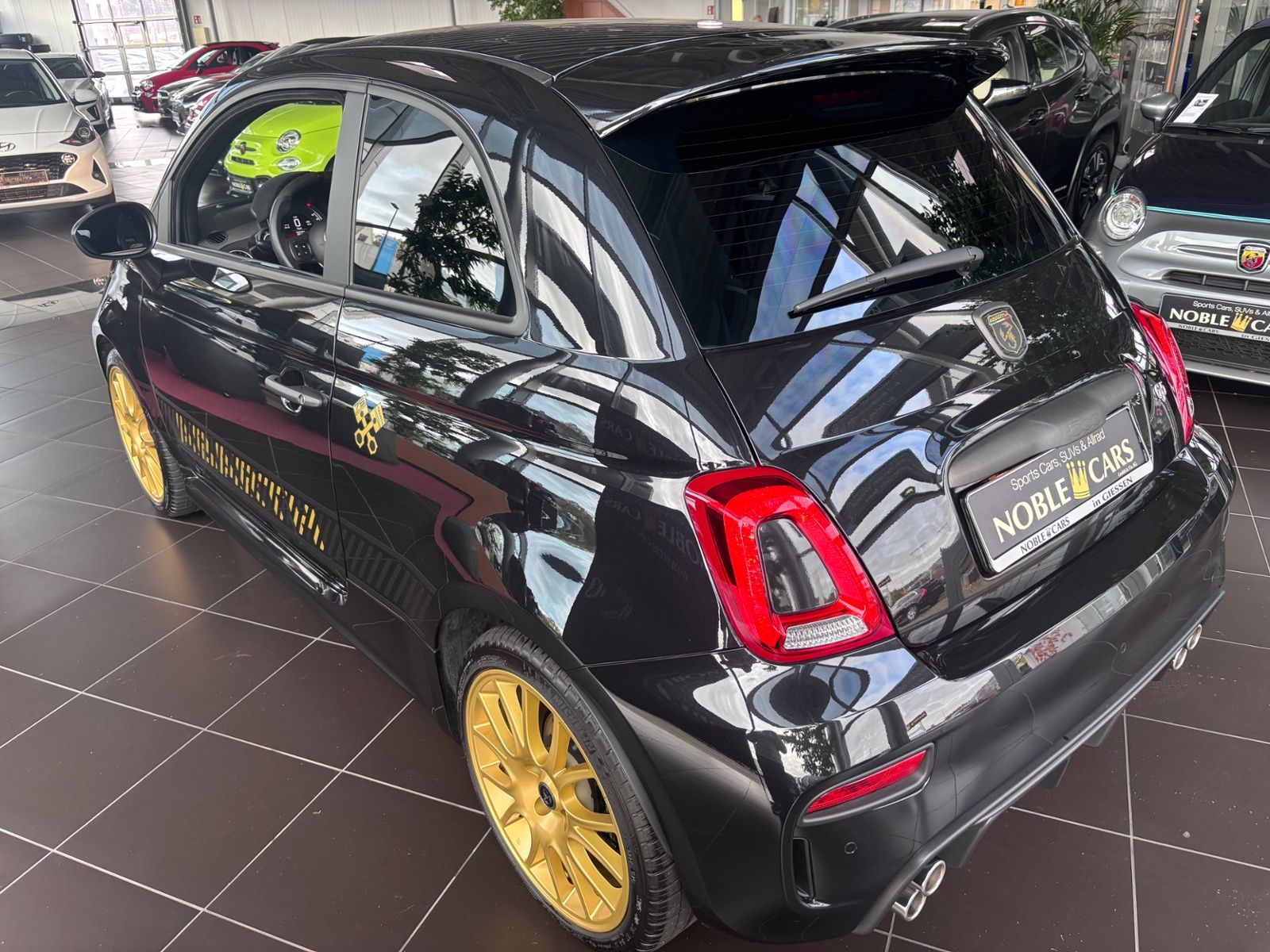 Fahrzeugabbildung Abarth 695 75 Anniversario NAVI ALU Beats