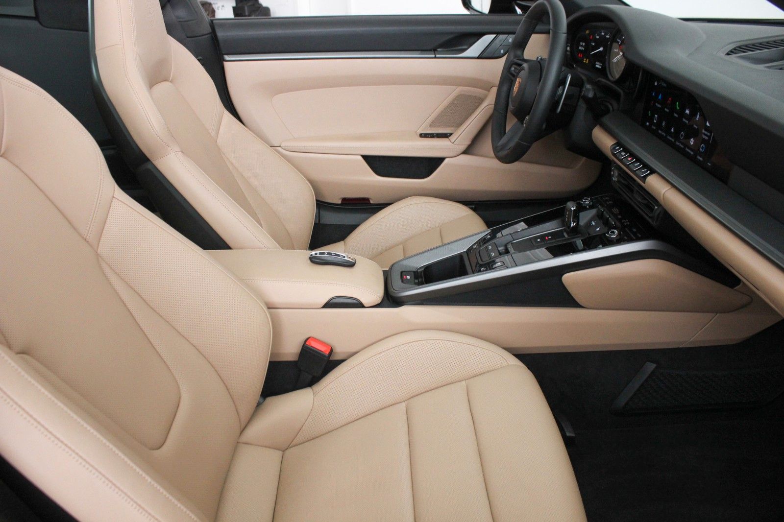 Fahrzeugabbildung Porsche 992 911 Targa 4 Sport Chrono Abgas ACC