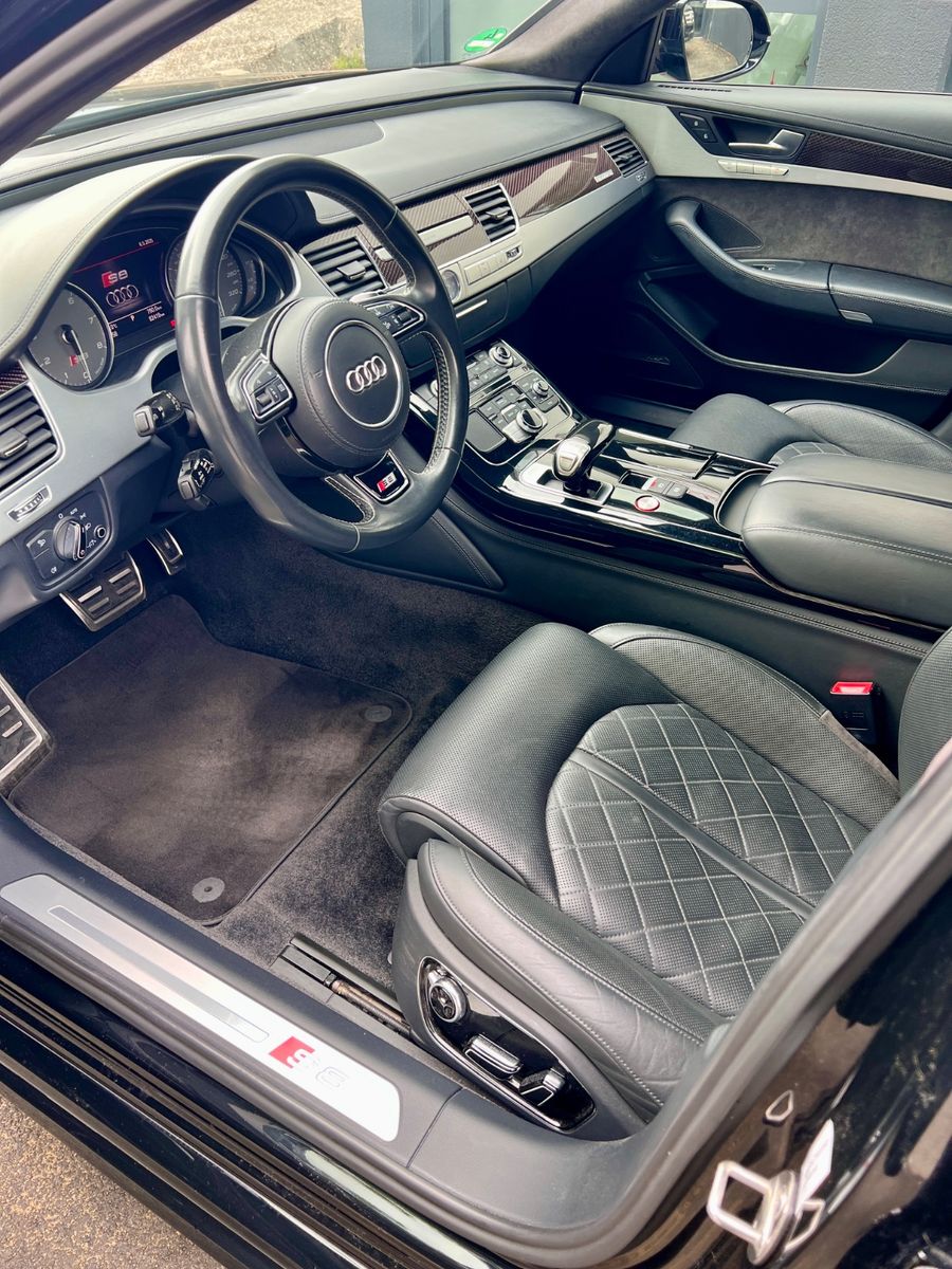 Fahrzeugabbildung Audi S8 4.0 TFSI quattro plus