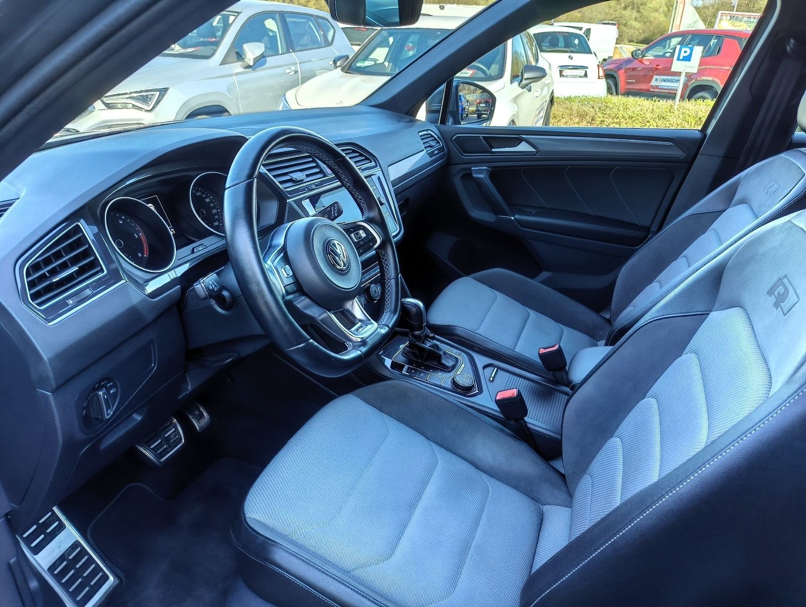 Fahrzeugabbildung Volkswagen Tiguan Highline 2.0 TDI (190 PS) 4Motion DSG