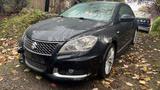 Suzuki Kizashi*Sport*4x4*Xen*Autom*Leder*GSH*2Hand* - Suzuki Kizashi aus 2010