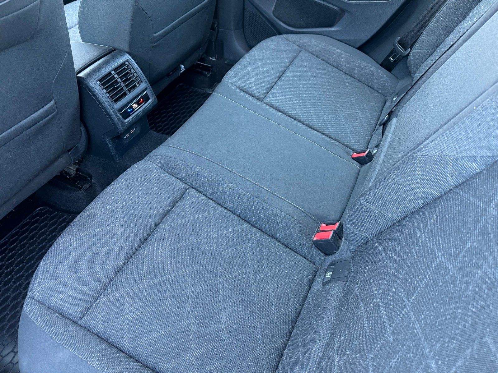 Fahrzeugabbildung Volkswagen Golf VIII Lim. Life 1.0 TSI