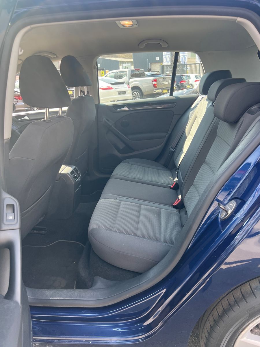 Fahrzeugabbildung Volkswagen Golf VI 1.4 TSI Comfortline *SCHECKHEFT BEI VW*