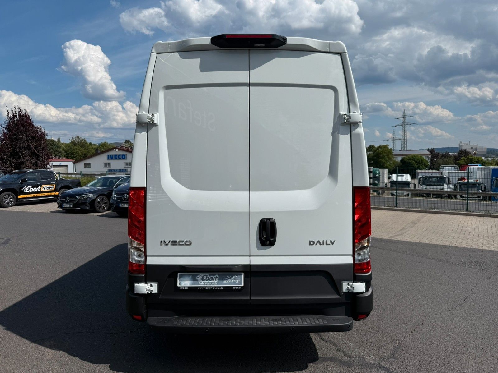 Fahrzeugabbildung Iveco Daily 35S16H3.0A8 V Y ASC-Ausbau Kastenwagen