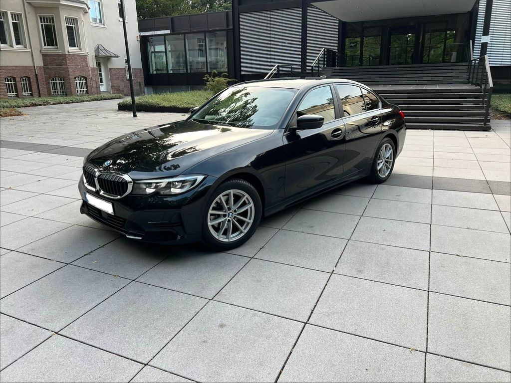 Image of BMW 320