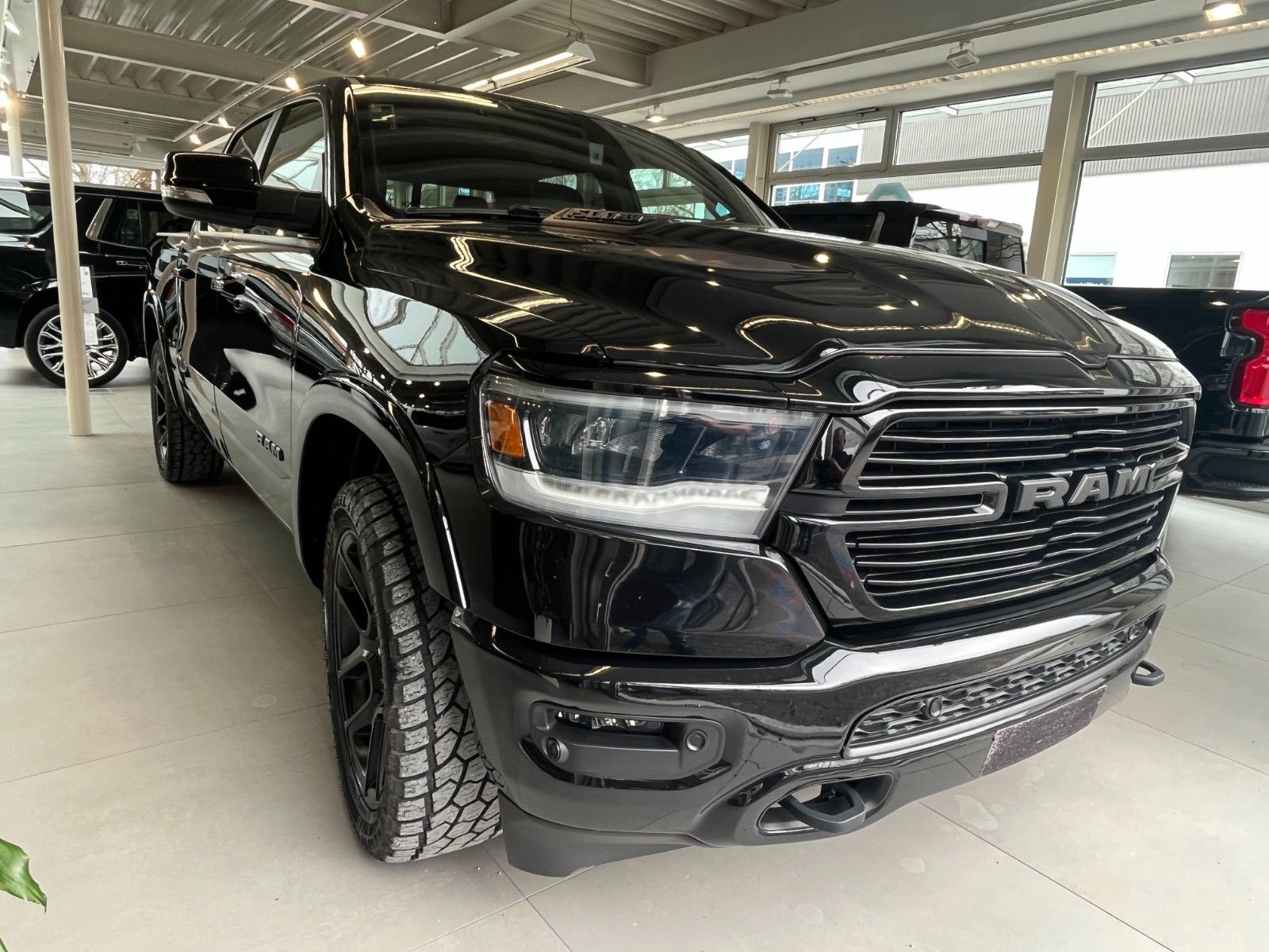 Fahrzeugabbildung Dodge RAM 1500 Laramie Night  Navi*AHK*LPG*Pano