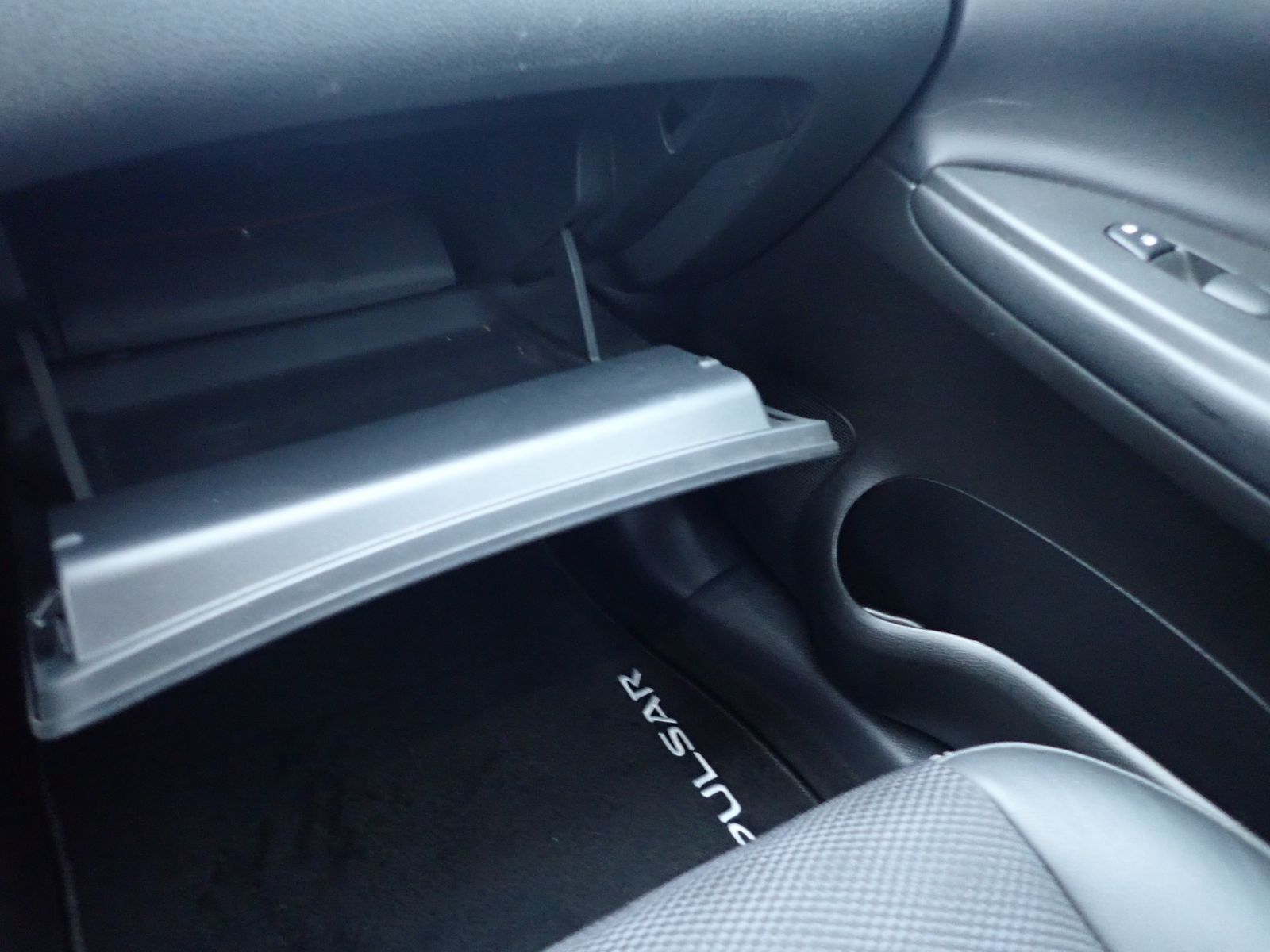 Fahrzeugabbildung Nissan Pulsar N-Connecta 1.2 DIG-T