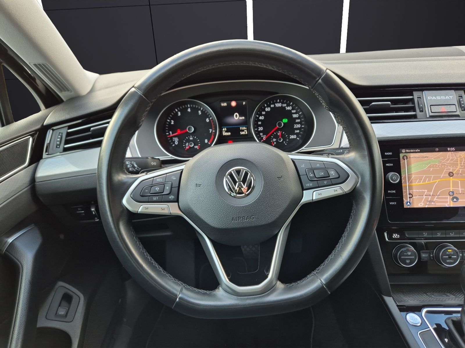 Fahrzeugabbildung Volkswagen Passat Variant BUSINESS TSI DSG LED Navi ACC SH