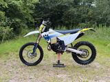Husqvarna TE 300 TBI 2024 first owner 1900 km  - HUSQVARNA TE 300