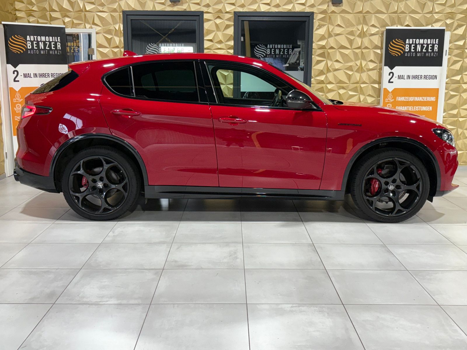 Fahrzeugabbildung Alfa Romeo Stelvio Competizione Q4/HARMAN/KARDON/KAMEERA