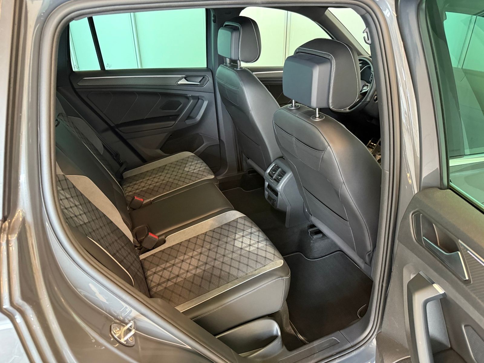 Volkswagen Tiguan 2.0 TSI R-Line 4Motion AHK Alarmanlage foto 25