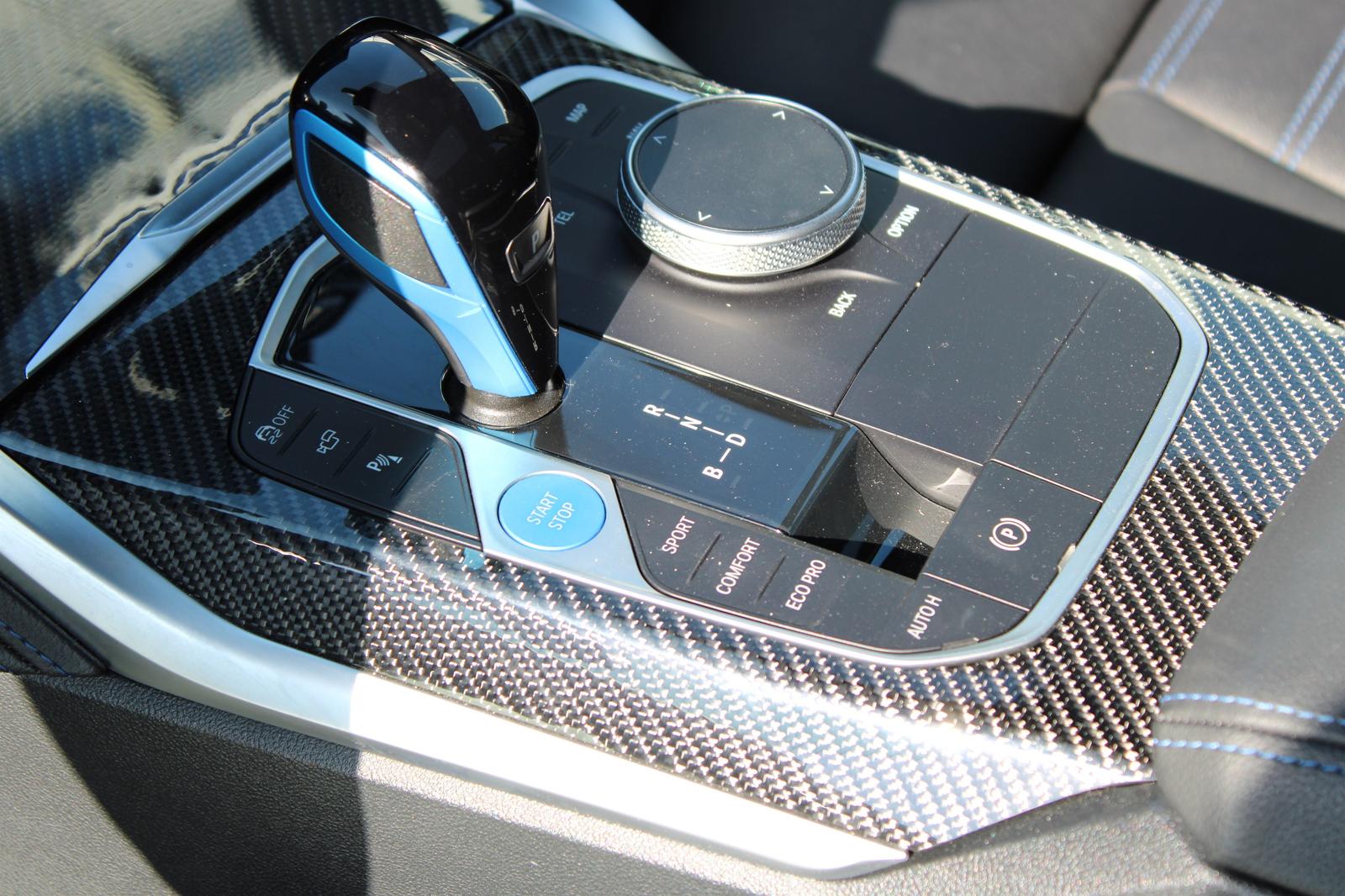 BMW i4 M50 Carbonpaket, Glasdach, AHK