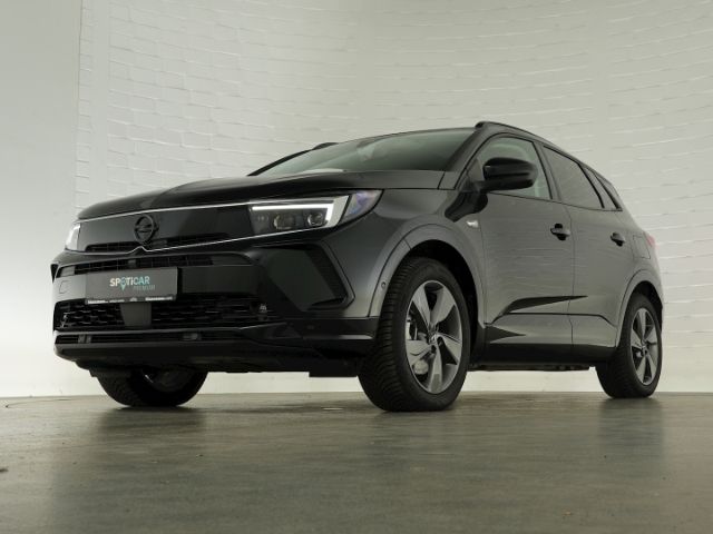 Grandland GSe 4X4 PHEV AT+AHK+NAVI+RÜCKFAHRKAMER