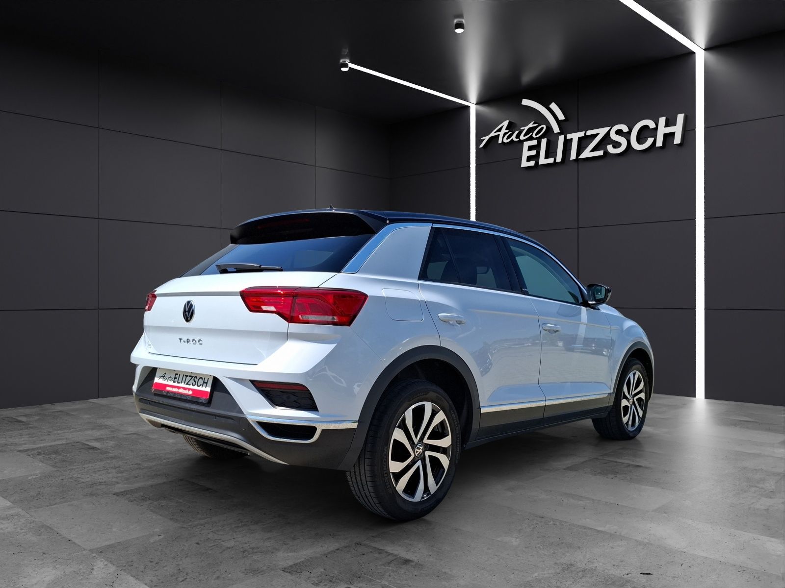 Fahrzeugabbildung Volkswagen T-Roc TSI Active DSG Kamera ACC Navi SH LM